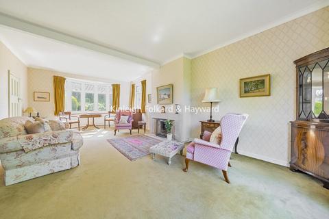 Fircroft Oakwood Close, Chislehurst, BR7 5DD
