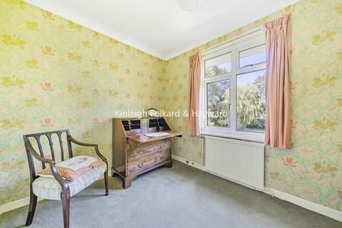 Fircroft Oakwood Close, Chislehurst, BR7 5DD