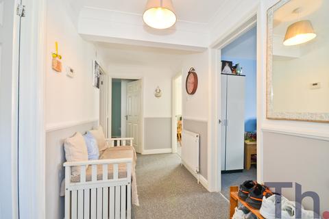 2 bedroom flat for sale, Avenue Road, Sandown PO36