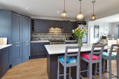 5 bedroom detached house for sale, Lenham Avenue, Saltdean, East Sussex