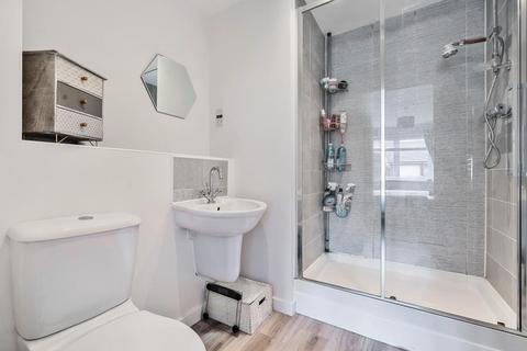 2 bedroom flat for sale, Aylesbury,  Buckinghamshire,  HP20