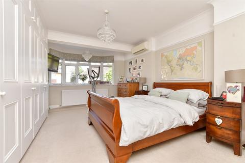 3 bedroom end of terrace house for sale, The Ridgeway, Croydon, Surrey