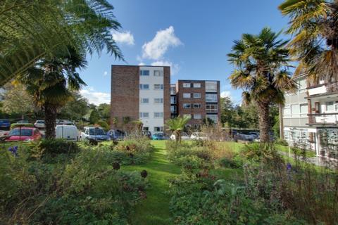 2 bedroom apartment for sale, Paddockhall Road, Haywards Heath, RH16