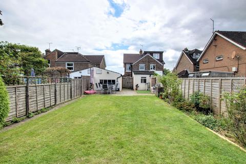 2 bedroom terraced house for sale, Franklynn Road, Haywards Heath, RH16