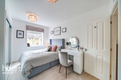 20 Evans Way, Witham, CM8 2FX