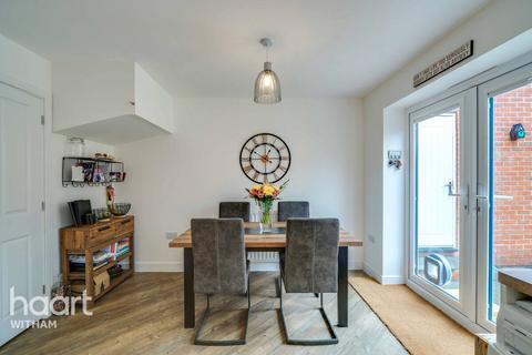 20 Evans Way, Witham, CM8 2FX