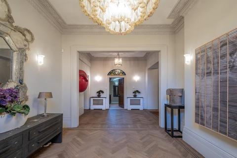 7 bedroom villa for sale, Gloucester Gate, Regent’s Park, London, NW1