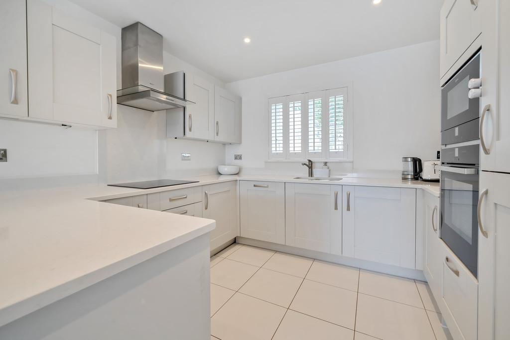 Modern Dining Kitchen