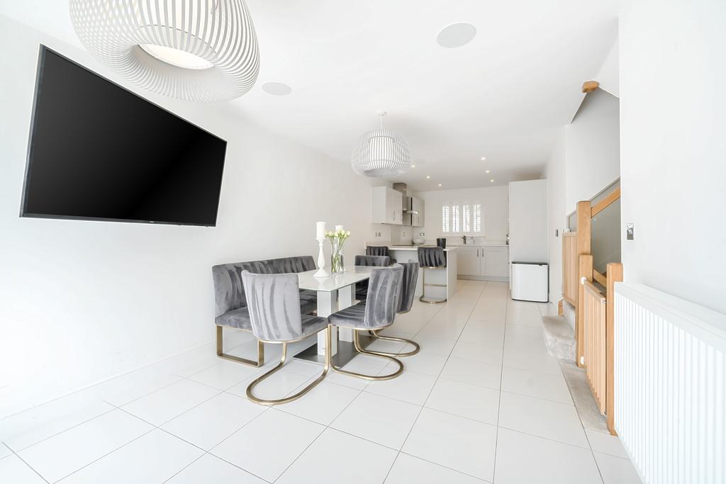 Modern Dining Kitchen