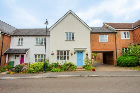 4 bedroom house to rent, Sought After Residential Road In Hawkhurst
