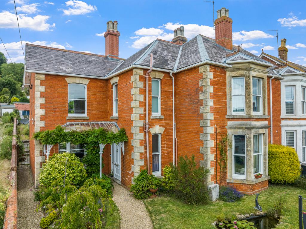 Bridport, Dorset 4 bed semidetached house for sale £600,000