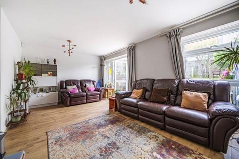 5 bedroom terraced house for sale, Howard Close, London