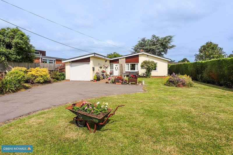 ROCKWELL GREEN 3 bed detached bungalow for sale £360,000