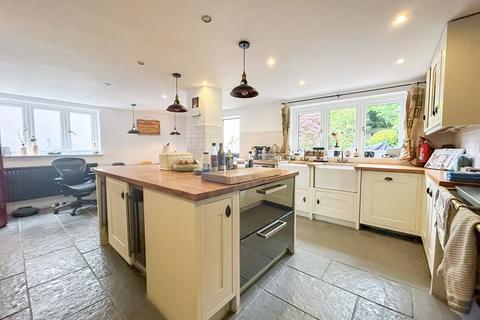 16 Thornhill Road, Sutton Coldfield, B74 3EH