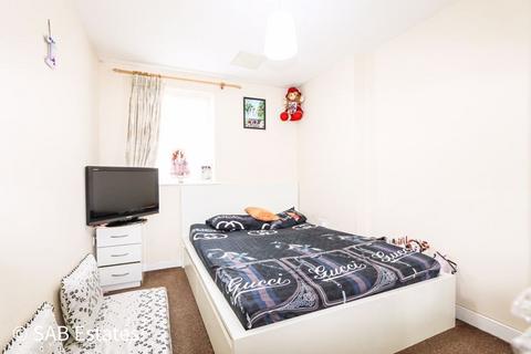 2 bedroom apartment for sale, Taywood Road, Northolt