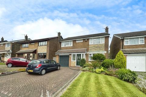 4 bedroom detached house for sale, Freckleton Drive, Bury