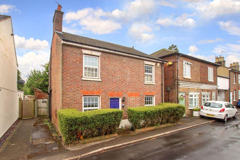 Charles Street, Tring 3 bed detached house for sale £600,000