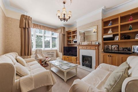 4 bedroom semi-detached house for sale, Amesbury Road ,Bickley, Bromley