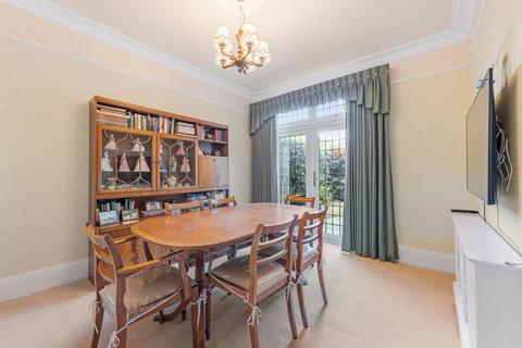 4 bedroom semi-detached house for sale, Amesbury Road ,Bickley, Bromley