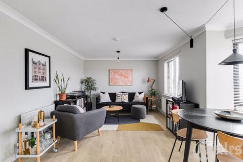 92 Monteagle Way, London, E5 8JF
