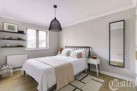 92 Monteagle Way, London, E5 8JF