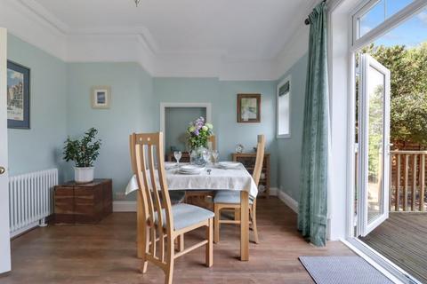 67 Grasmere Road, Lightwater, GU18 5TL