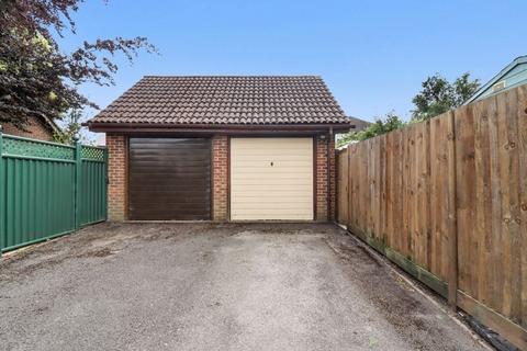 67 Grasmere Road, Lightwater, GU18 5TL