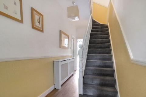 67 Grasmere Road, Lightwater, GU18 5TL