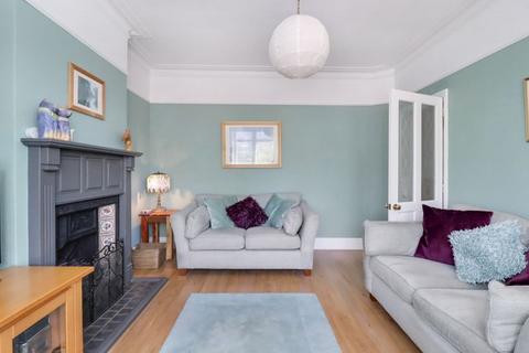 67 Grasmere Road, Lightwater, GU18 5TL