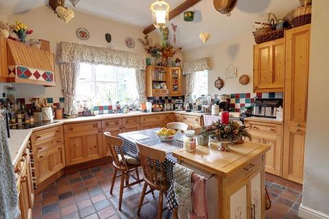 5 bedroom semi-detached house for sale, Bishton Lane, Stafford ST18