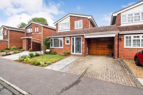 3 bedroom detached house for sale, Willoughby Close, Bedford MK44