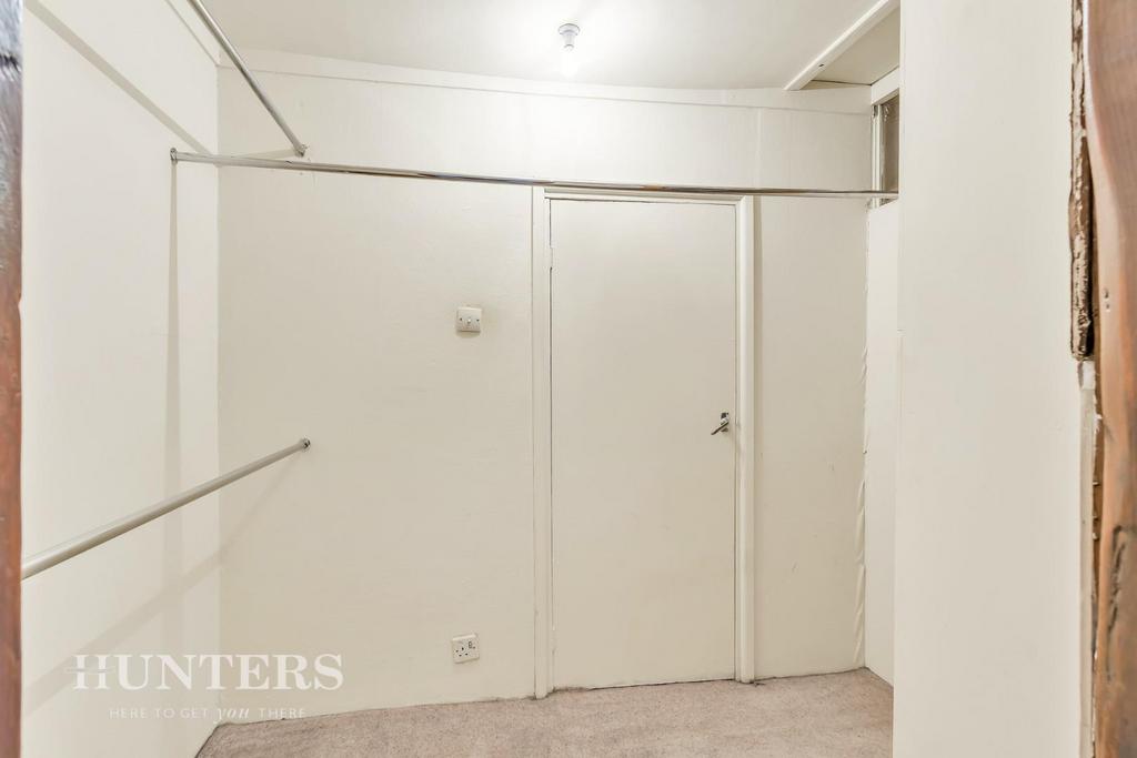 Walk-in wardrobe