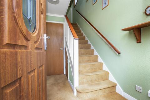 22 Broom Grove, Dunfermline, KY11 8QZ