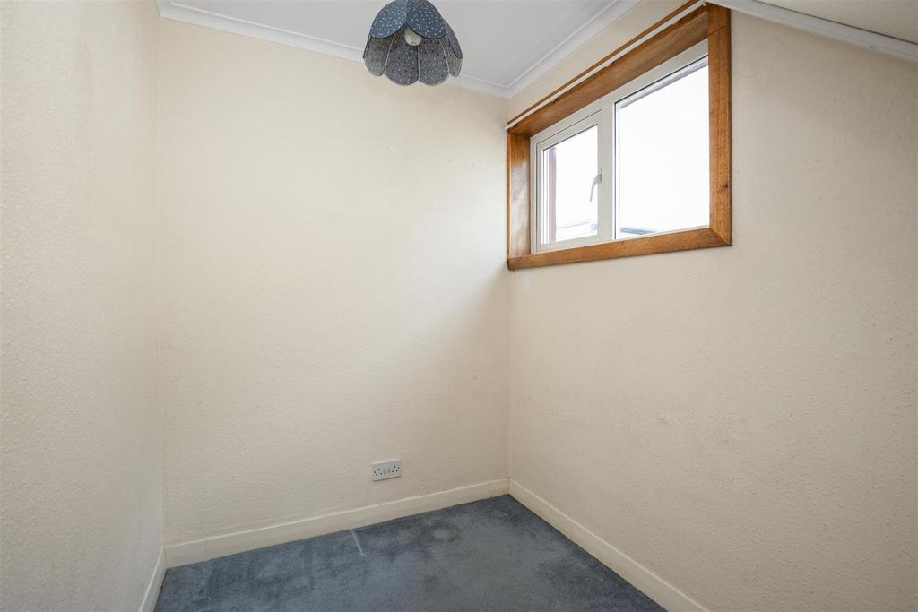 22 Broom Grove 13.jpg