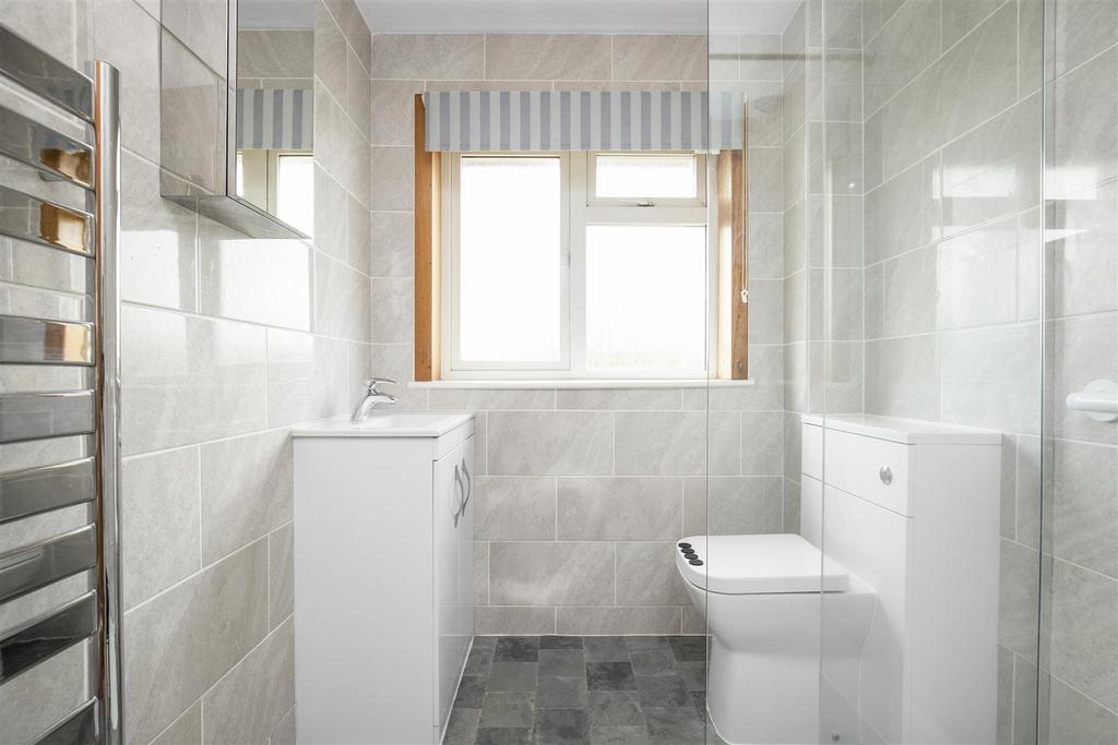 22 Broom Grove 21.jpg