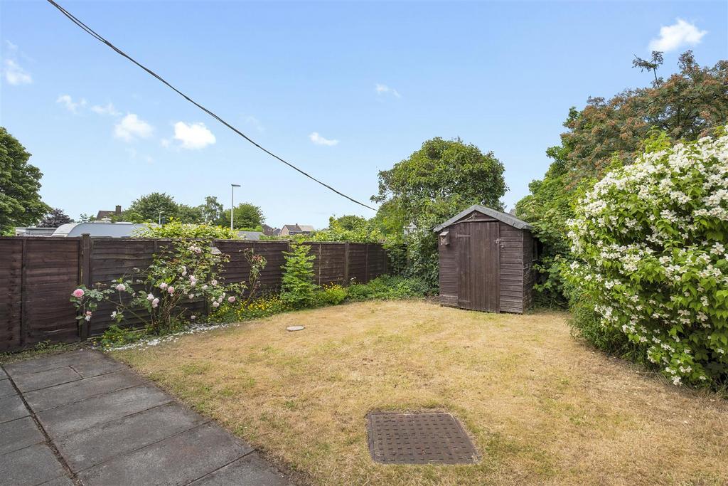 22 Broom Grove 23.jpg