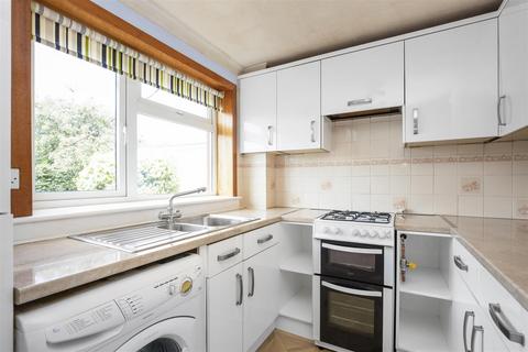 22 Broom Grove, Dunfermline, KY11 8QZ