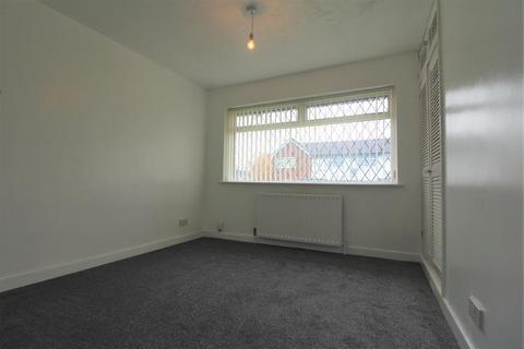 2 bedroom terraced house to rent, Glenwood Drive, Middleton, Manchester, M24 2TW