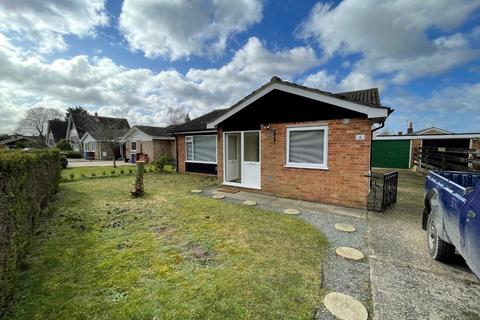 3 bedroom detached bungalow to rent, Caudle Avenue, Lakenheath IP27