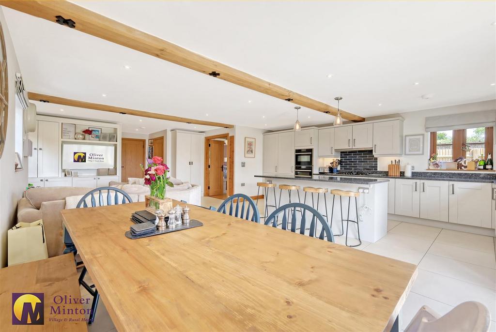 Superb kitchen/family room