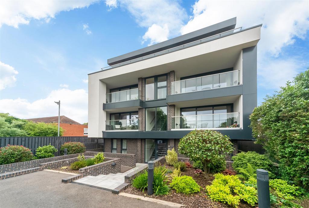6 Avon Heights-5.jpg