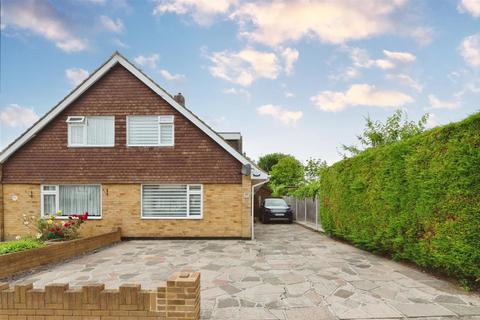 3 bedroom semi-detached house for sale, Bilton Road, Hadleigh SS7