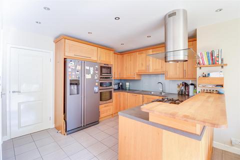 17 Bilton Road, Benfleet, SS7 2HQ