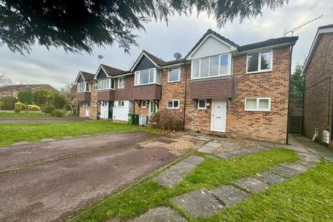 3 bedroom end of terrace house for sale, Larchwood Drive, Wilmslow