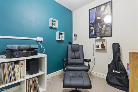 54 Chartwell Drive, Bradford, BD6 3DA