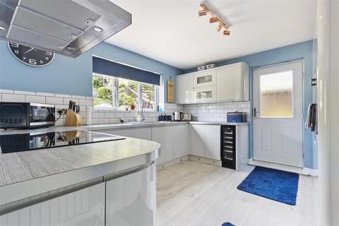 54 Chartwell Drive, Bradford, BD6 3DA