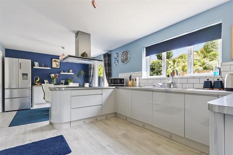 54 Chartwell Drive, Bradford, BD6 3DA