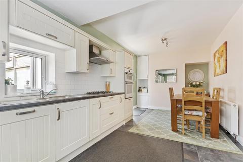 7 Highfield Road, Five Lane Ends, Bradford, BD2 2AU