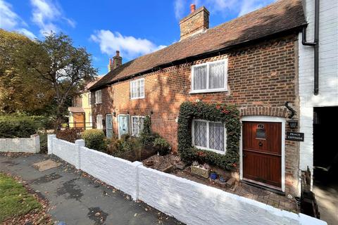 2 bedroom cottage for sale, Church Road, Harlington,