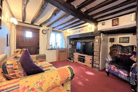 2 bedroom cottage for sale, Church Road, Harlington,